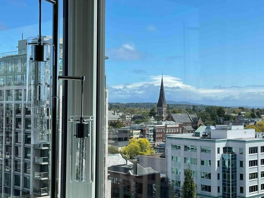 Modern 2 Bedroom Ocean Views Victoria Downtown Free Parking Buitenkant foto